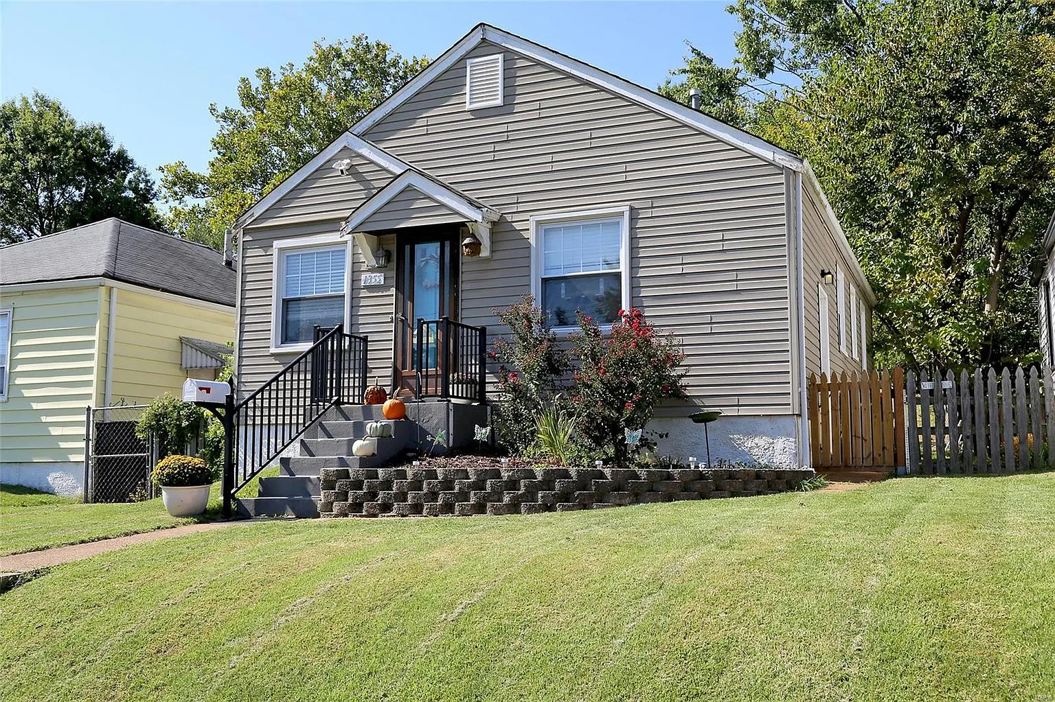 1355 Louisville Ave photo 1