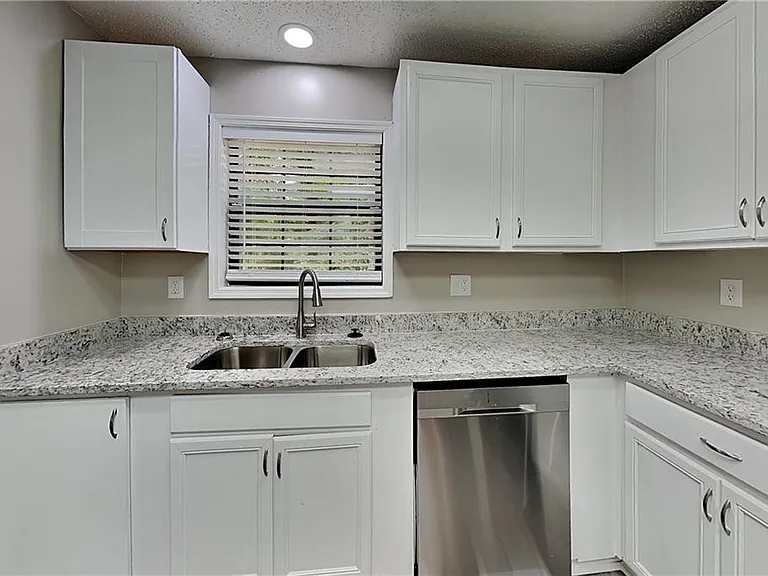 4031 Oak Stone Dr — Photo 4