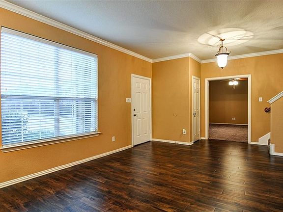2nd image of 1033 Seymour Dr