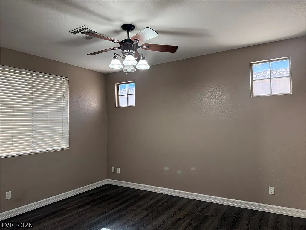 3 bed, 3.0 bath, 2080 sqft, $2,100 — Photo 3