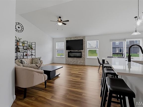 4th image of 135 Huntleigh Dr