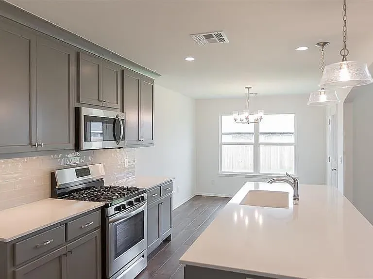 8205 NW 151st Ter — Photo 5