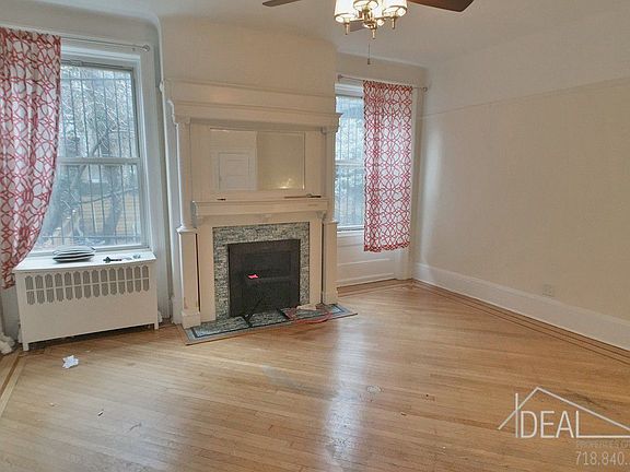 5th image of 496 E 4th St #1