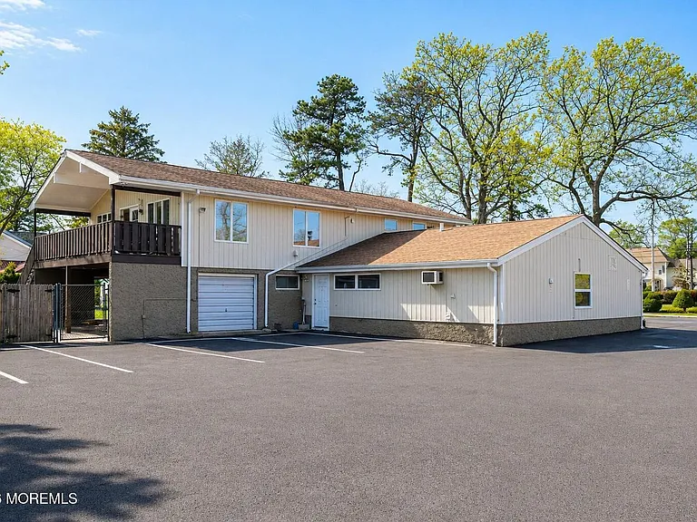 437 Adamston Rd — Photo 29