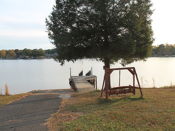 3rd image of 221 Elysian Dr