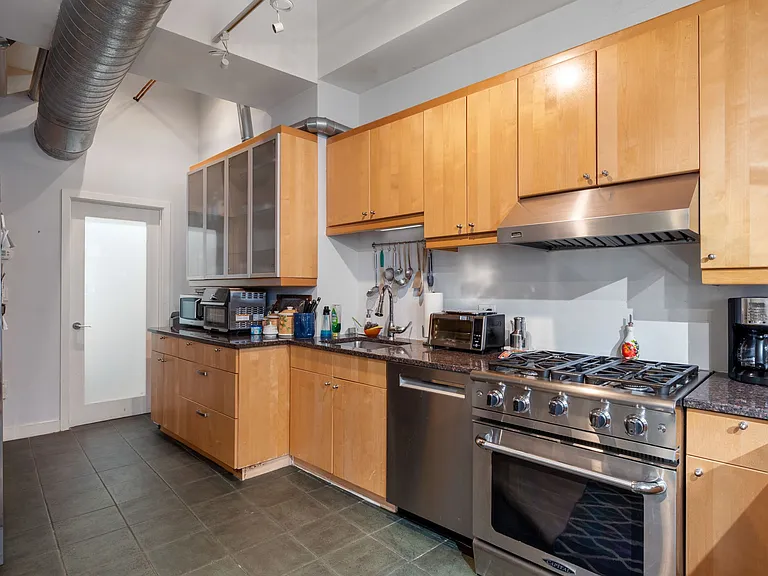 1200 Washington St #121 — Photo 14