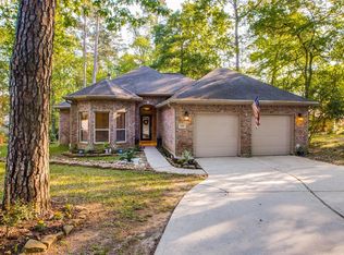 126 E Park Dr, Montgomery, TX 77356