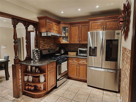 3rd image of 4409 E 56th St