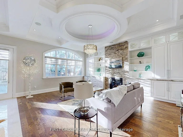 1834 Fairport Rd — Photo 11