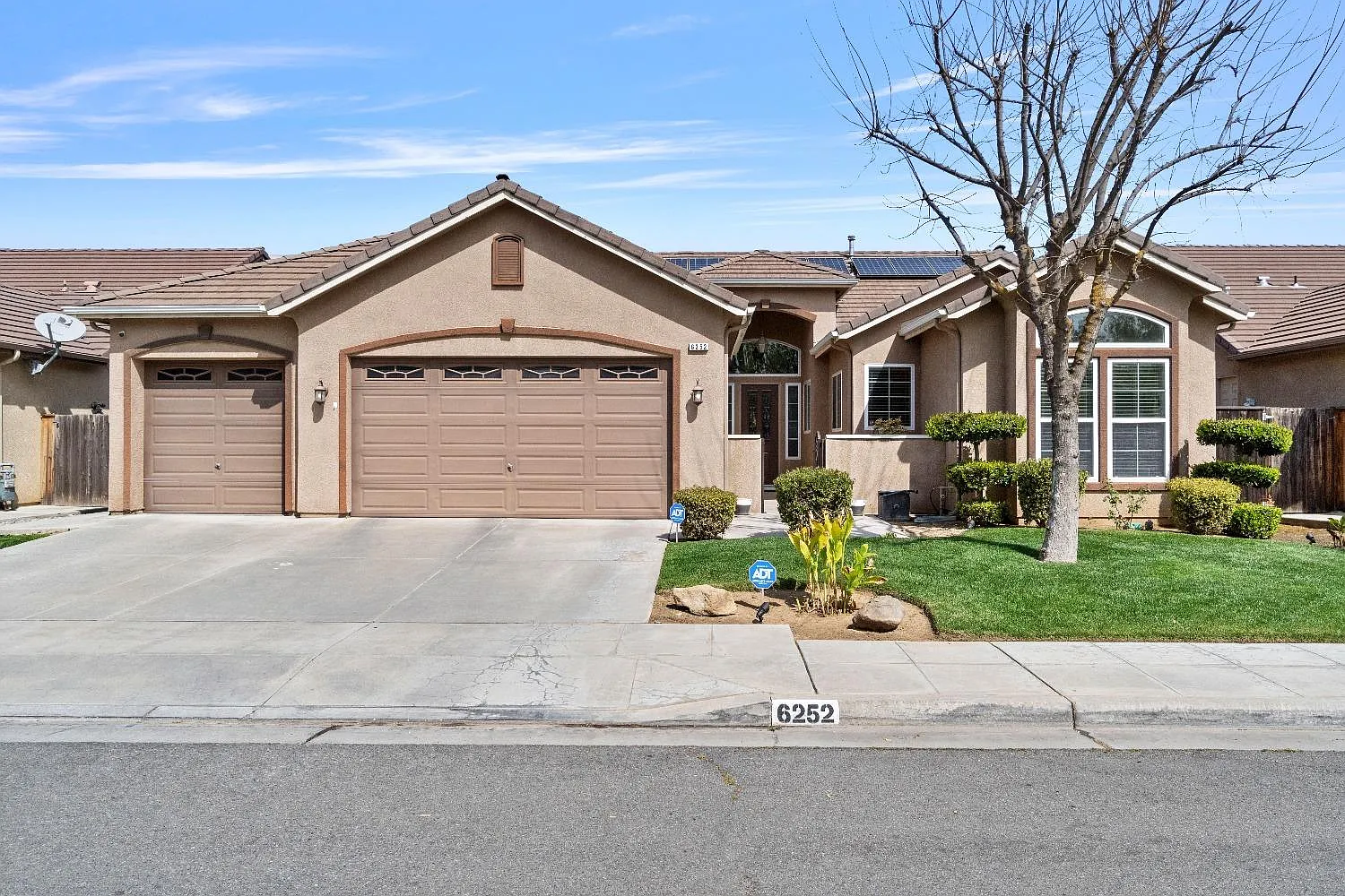 6252 W Los Altos Ave photo 1