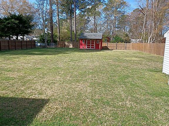 4th image of 858 Waters Rd