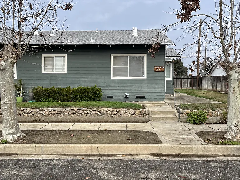 1060 R St #3 — Photo 1