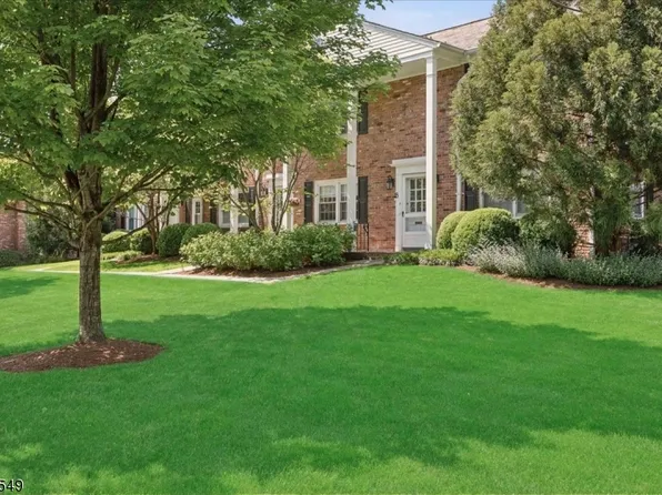 66 New England Ave #8, Summit City, NJ 07901