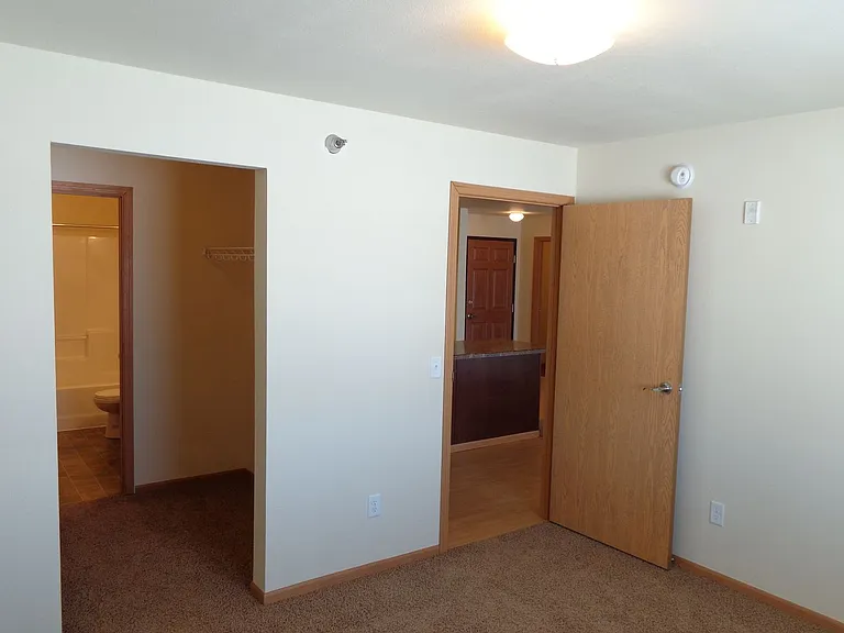 West Lake III Apartments — Photo 73