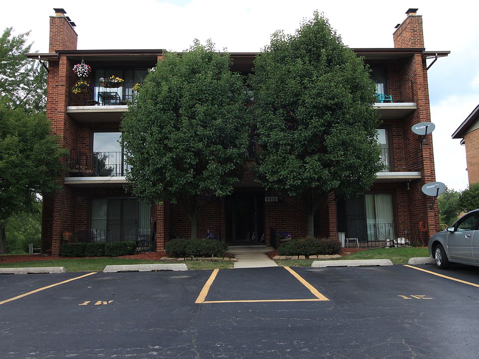1st image of 9910 Treetop Dr APT 2W