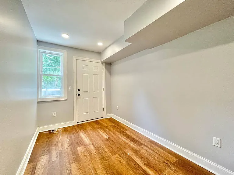 51 Jewett Ave #1A — Photo 4