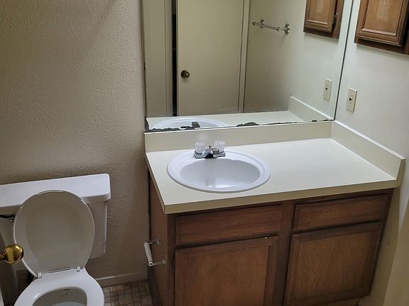 5th image of 1901 Holleman Dr W APT 505