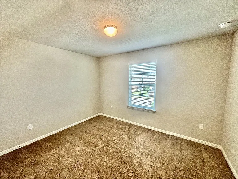 1905 Alamo Heights Ave — Photo 17