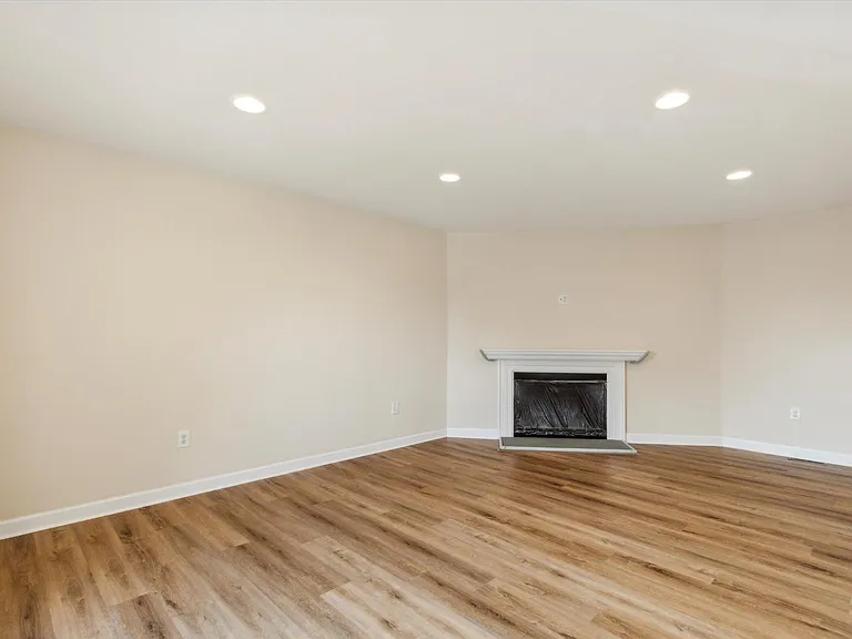 1112 Whitpain Hls — Photo 2