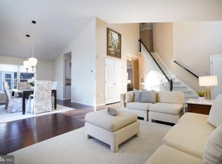 8253 Glenmar Rd, Ellicott City, MD 21043