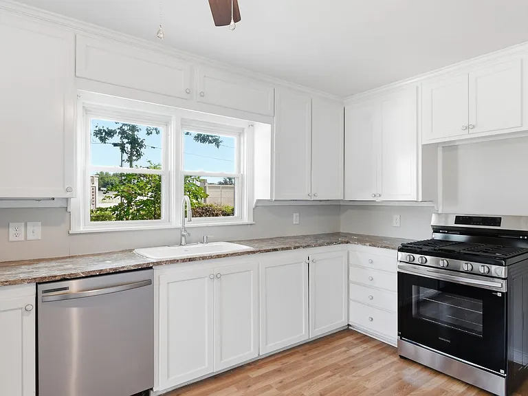45 E 51st Pl — Photo 7