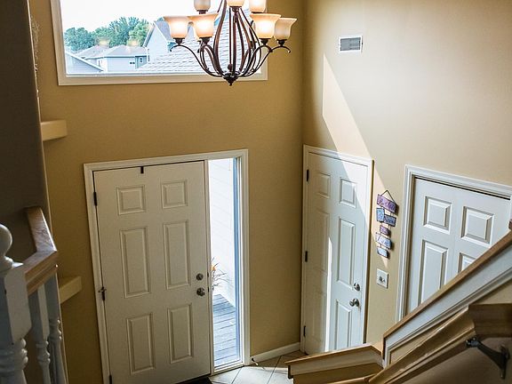 5th image of 410 Pine Brooke Dr