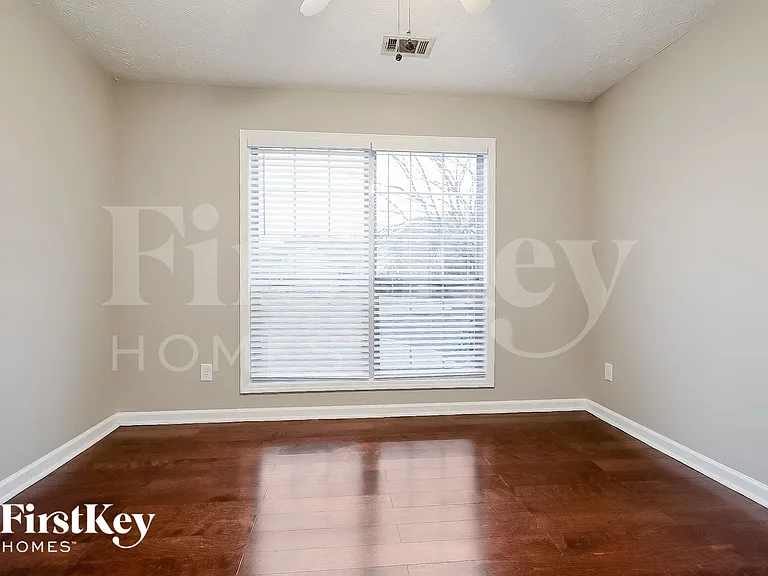 695 Avalon Forest Dr — Photo 9