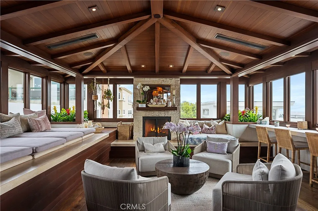 4 bed, 6000 sqft, $60,000 — Photo 4