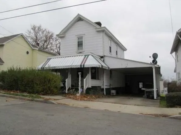38 John St, Uniontown, PA 15401