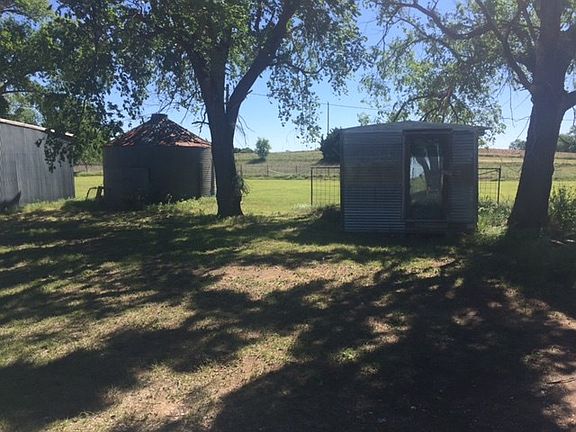 4th image of 267285 E County Road 48