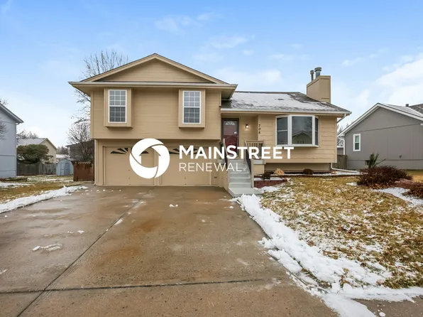708 E 15th St, Kearney, MO 64060