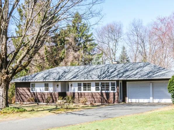 28 Savoy Ave, East Longmeadow, MA 01028