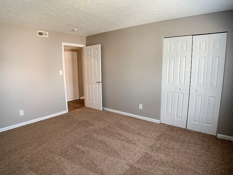 Knobs Pointe Apartments — Photo 44