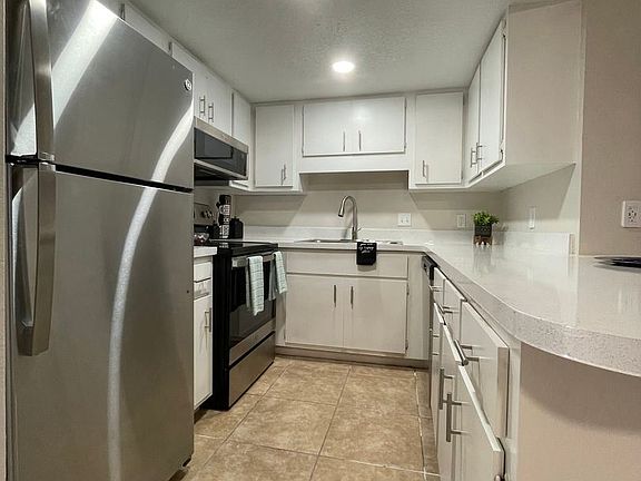 5th image of 904 Lucas St Unit 1
