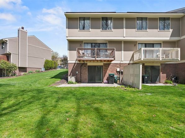 527 Hunters Path Rd, Bridgeville, PA 15017