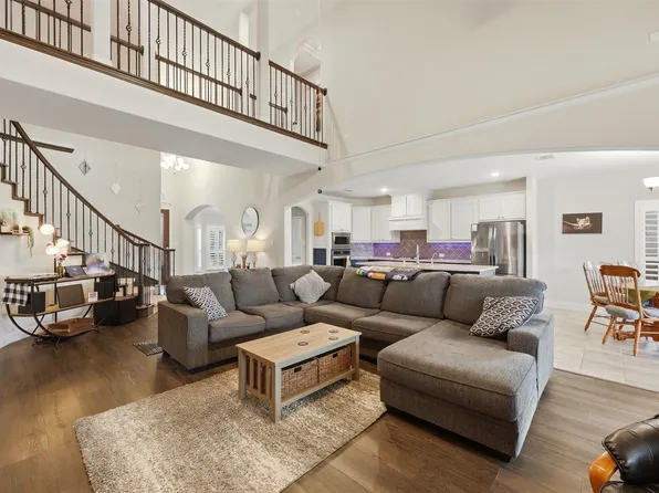 418 Crestview Dr, Midlothian, TX 76065