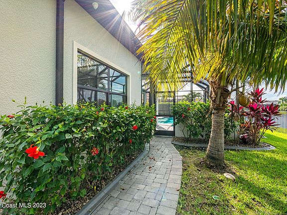 3rd image of 7972 Barrosa Cir
