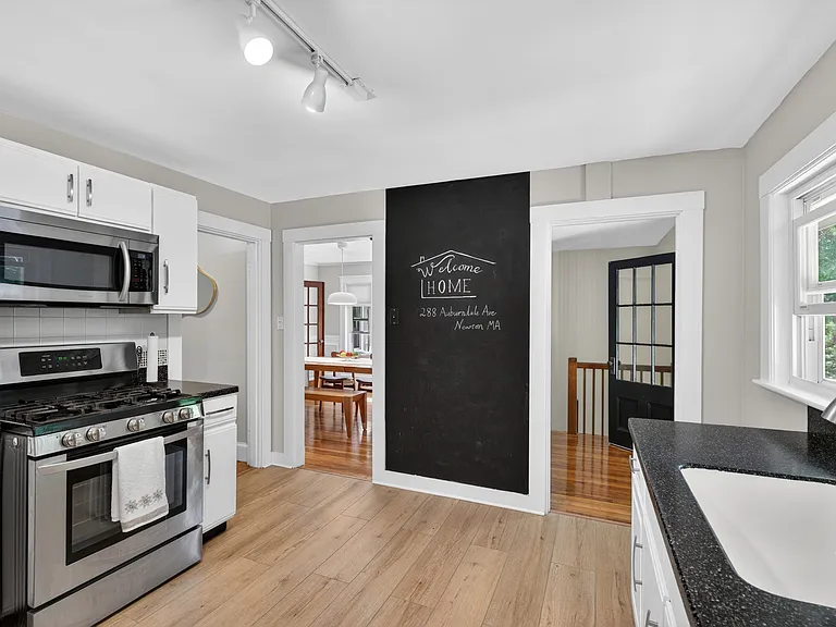 288 Auburndale Ave #2 — Photo 6