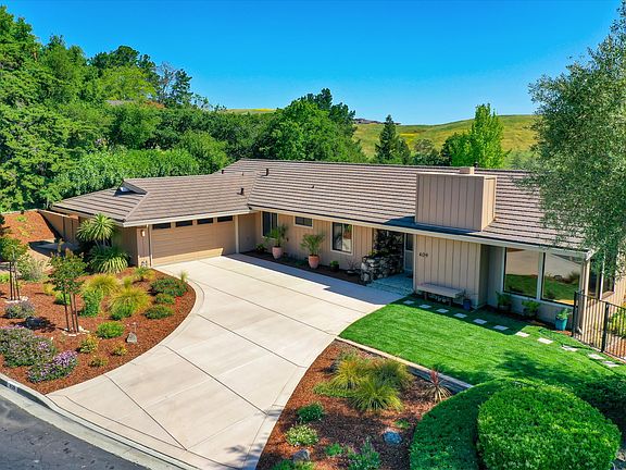 5th image of 409 Birchwood Dr
