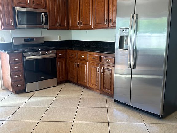 5th image of 2737 E Sierra Dr