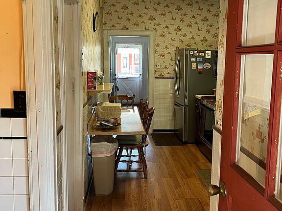 4th image of 318 Willow Street