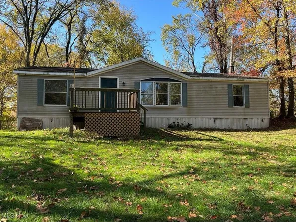 183 Campfire Lane, New Cumberland, WV 26047