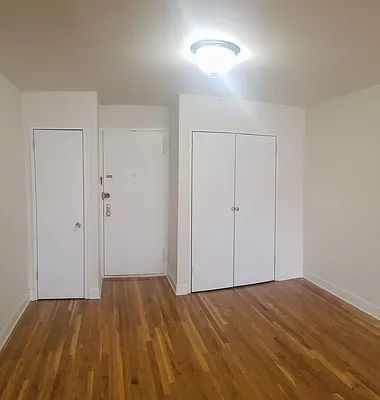 Rented by Smart NY Realty LLC | media 17