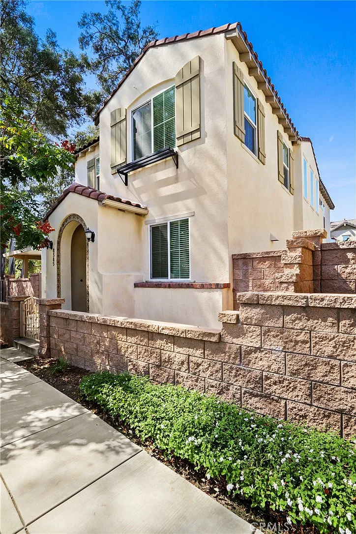 3 bed, 2.5 bath, 1700 sqft, $3,995 — Photo 4