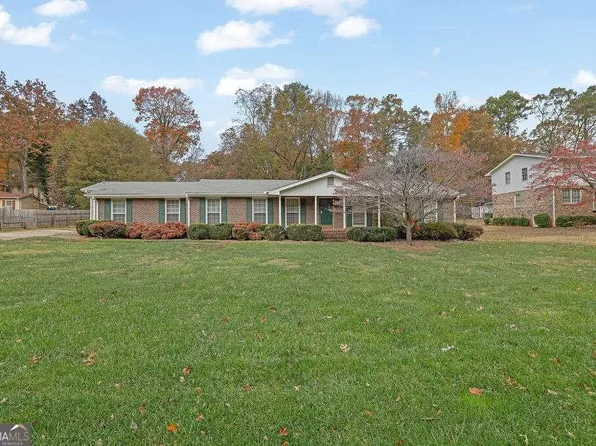 4975 Fox Forest Dr, Lilburn, GA 30047