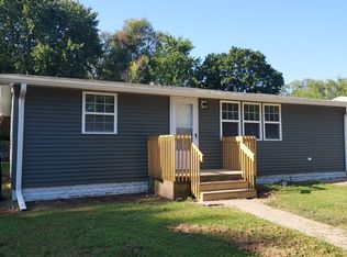 907 E Fairview Dr, Tuscola, IL 61953