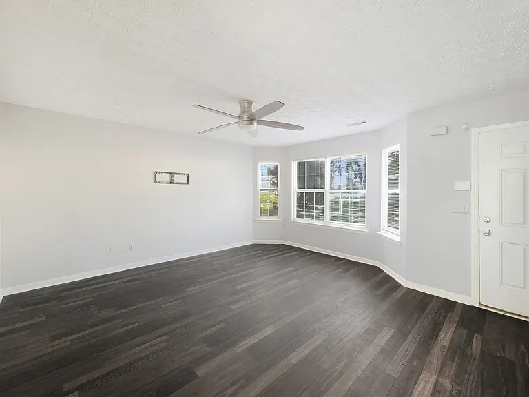 5539 Pineridge Ct — Photo 5