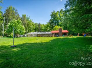 6 Twinbrook Ln, Maggie Valley, NC 28751
