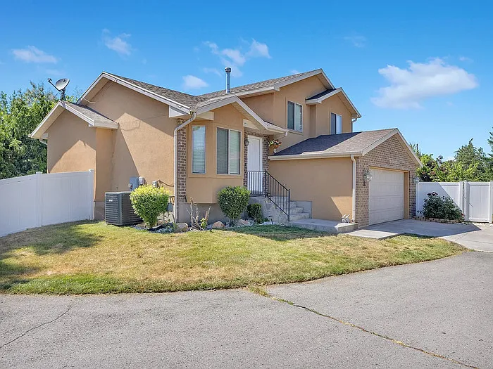 12 W Stauffer Ln — Photo 2