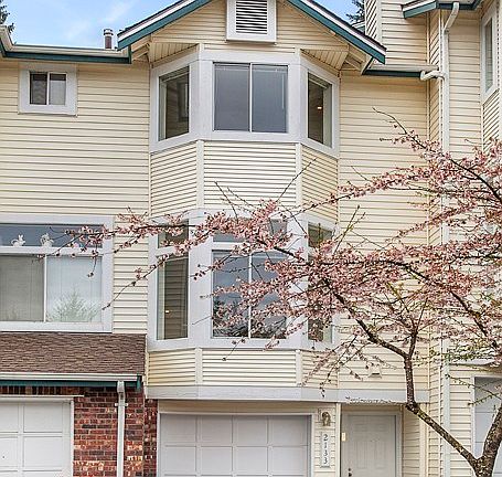 2nd image of 2133 NW Pacific Elm Dr #133